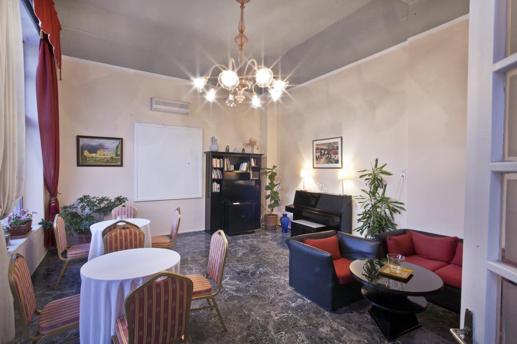 Vassilikon Hotel Lutráki Kültér fotó